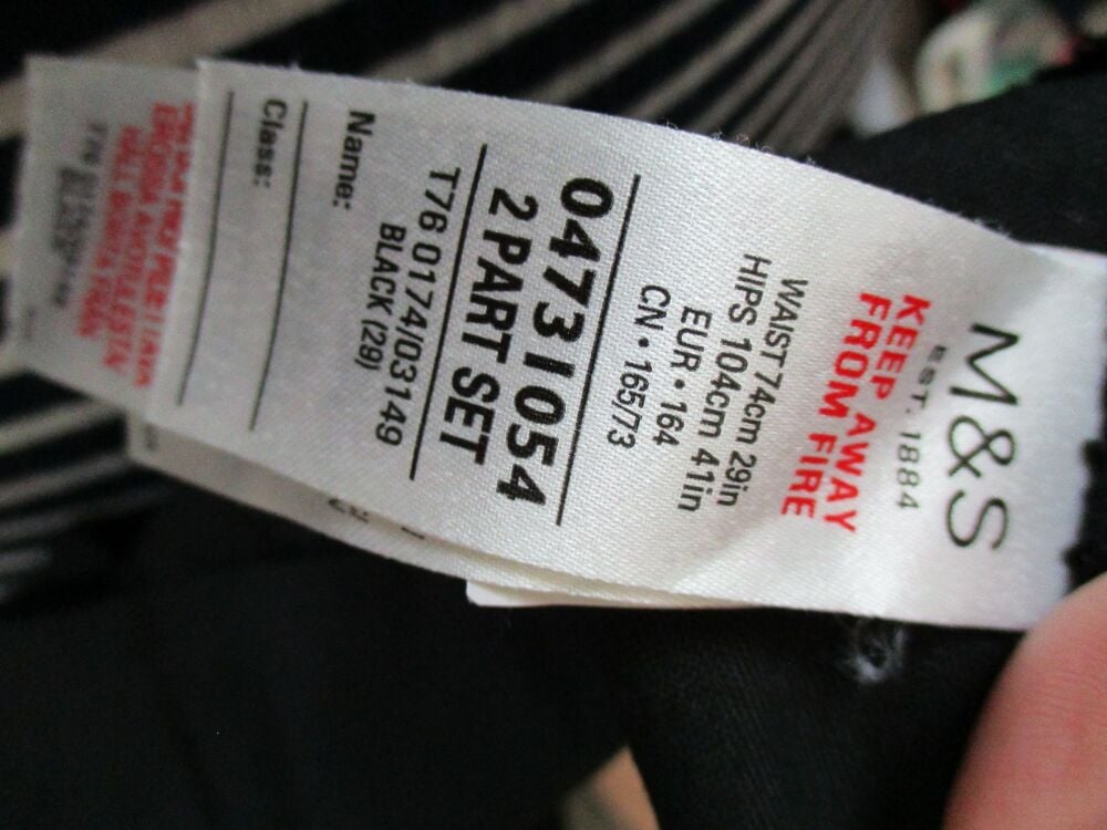 Black M&S Size M Pleated Skirt - possibly been repaired - Image 2