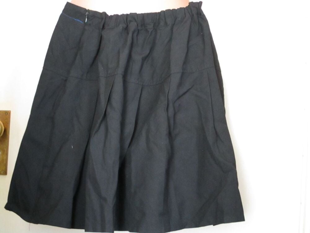 Black M&S Size M Pleated Skirt - possibly been repaired - Image 7