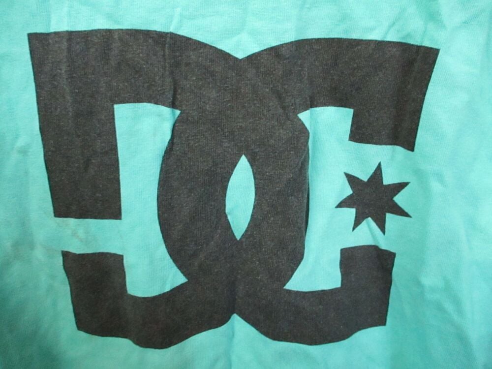 Stained Green DC Vintage T-shirt - Size Large - Image 11