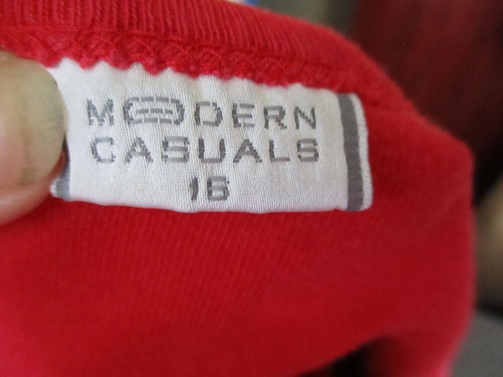 Modern Casuals Size 16 Red 3/4 Length Sleeve Womens Top - Image 8