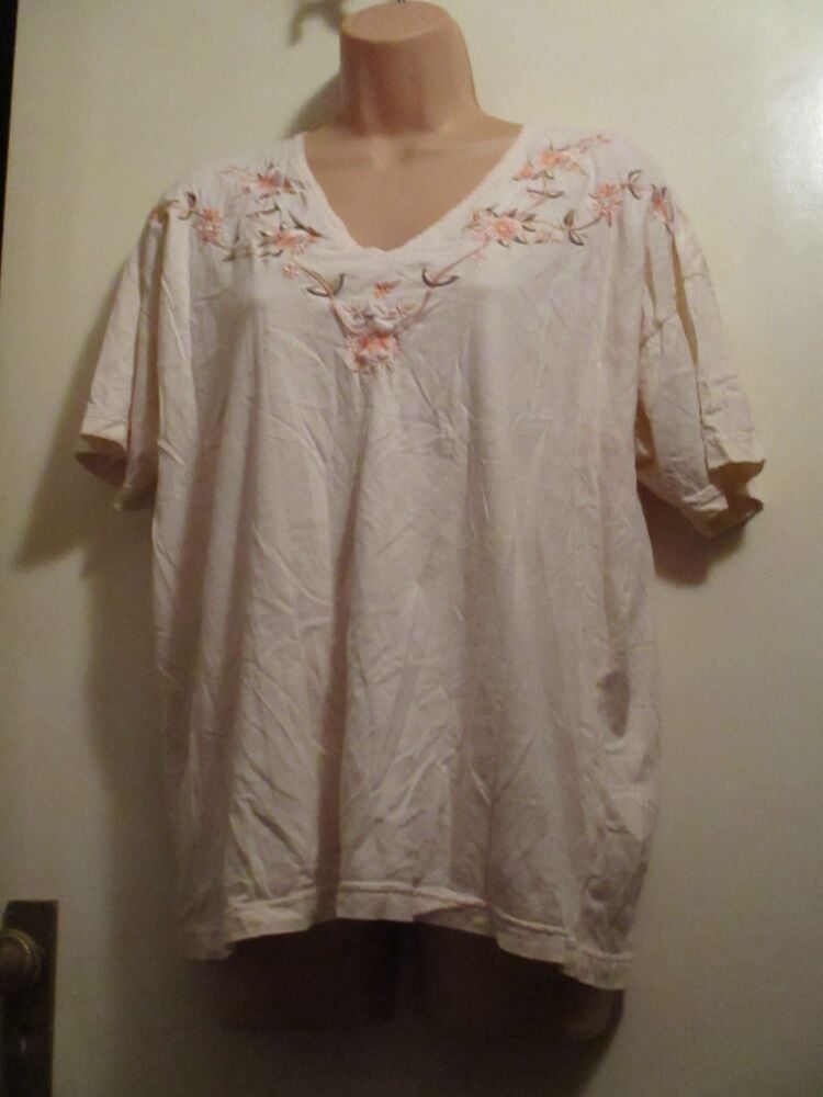 Honey - One Size Fits All - Peach T-shirt with Embroidered Floral Design