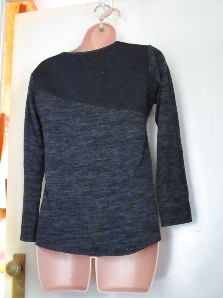 Unknown Brand Grey Long Sleeve Top with Eyelet Detail - Size 8 - Image 9