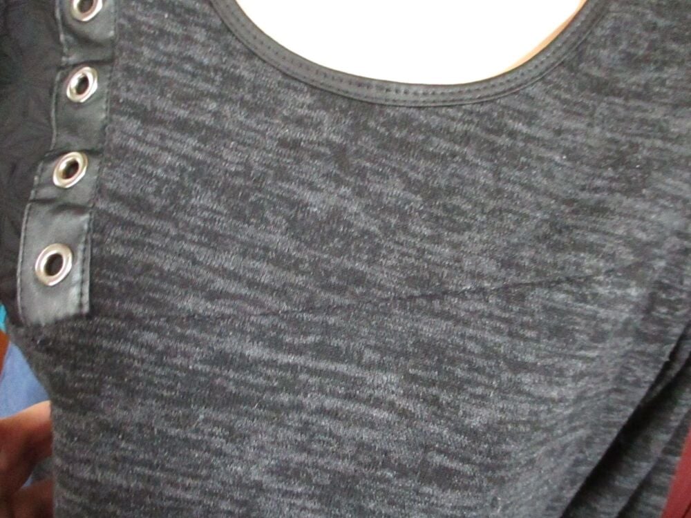 Unknown Brand Grey Long Sleeve Top with Eyelet Detail - Size 8 - Image 5