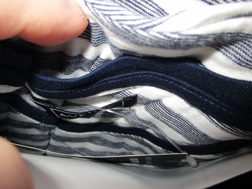 Avenue (Aldi) Mens T-Shirt - Size S - Blue White Striped - Brand New In Pack - Image 3