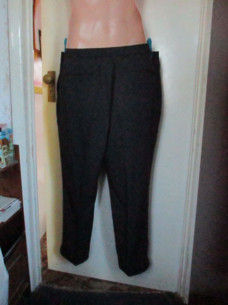 Taylor & Wright (Matalan) Regular Fit Size 36"/ Large Black Trousers - Image 12