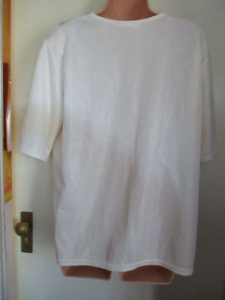 Marta - Vintage Shiny Stretchy V-neck T-shirt - Size XL - Lightly snagged - Image 4