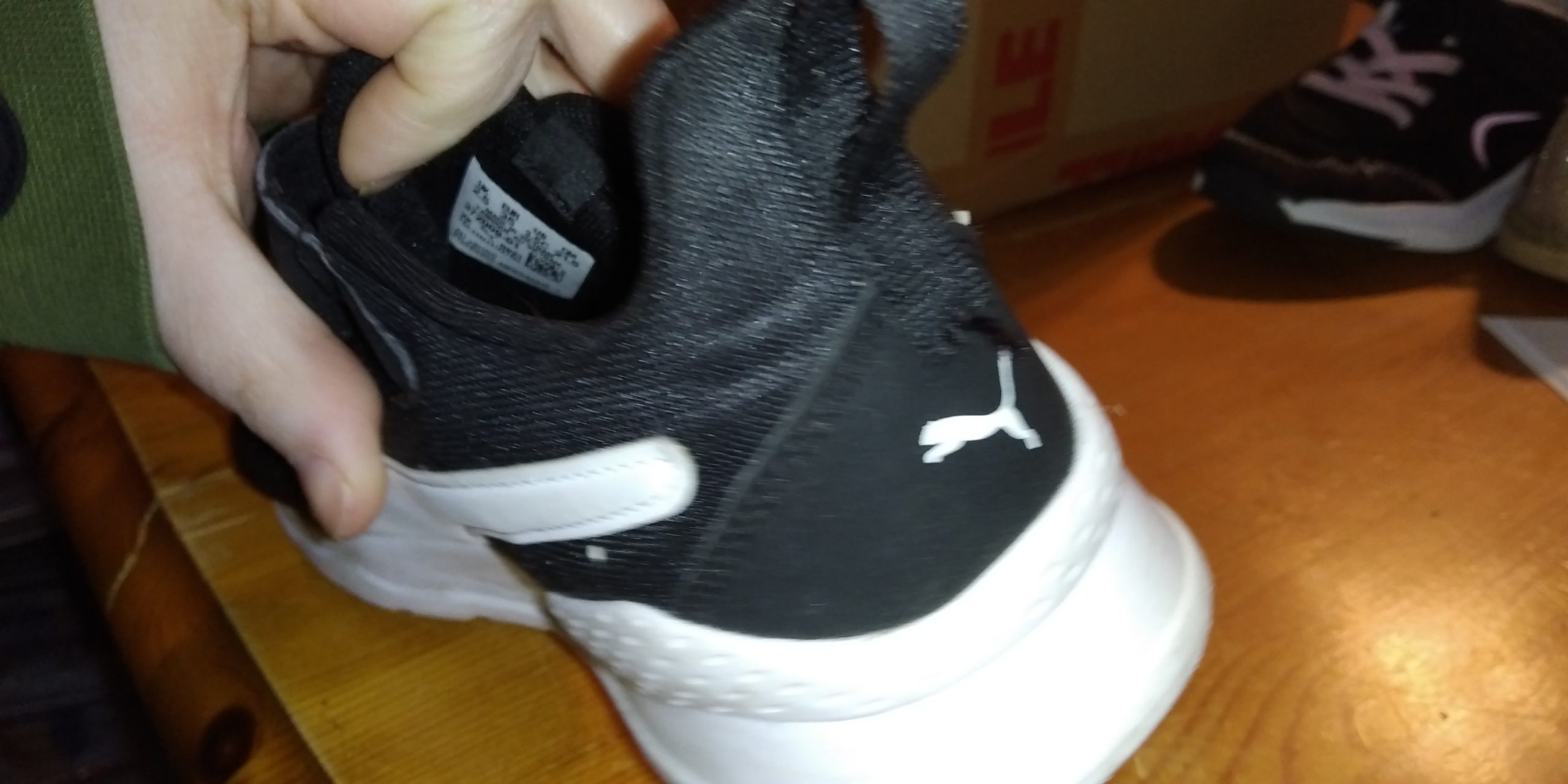 Puma Black and White Trainer Right Shoe ONLY - UK Size 2.5 - Image 3