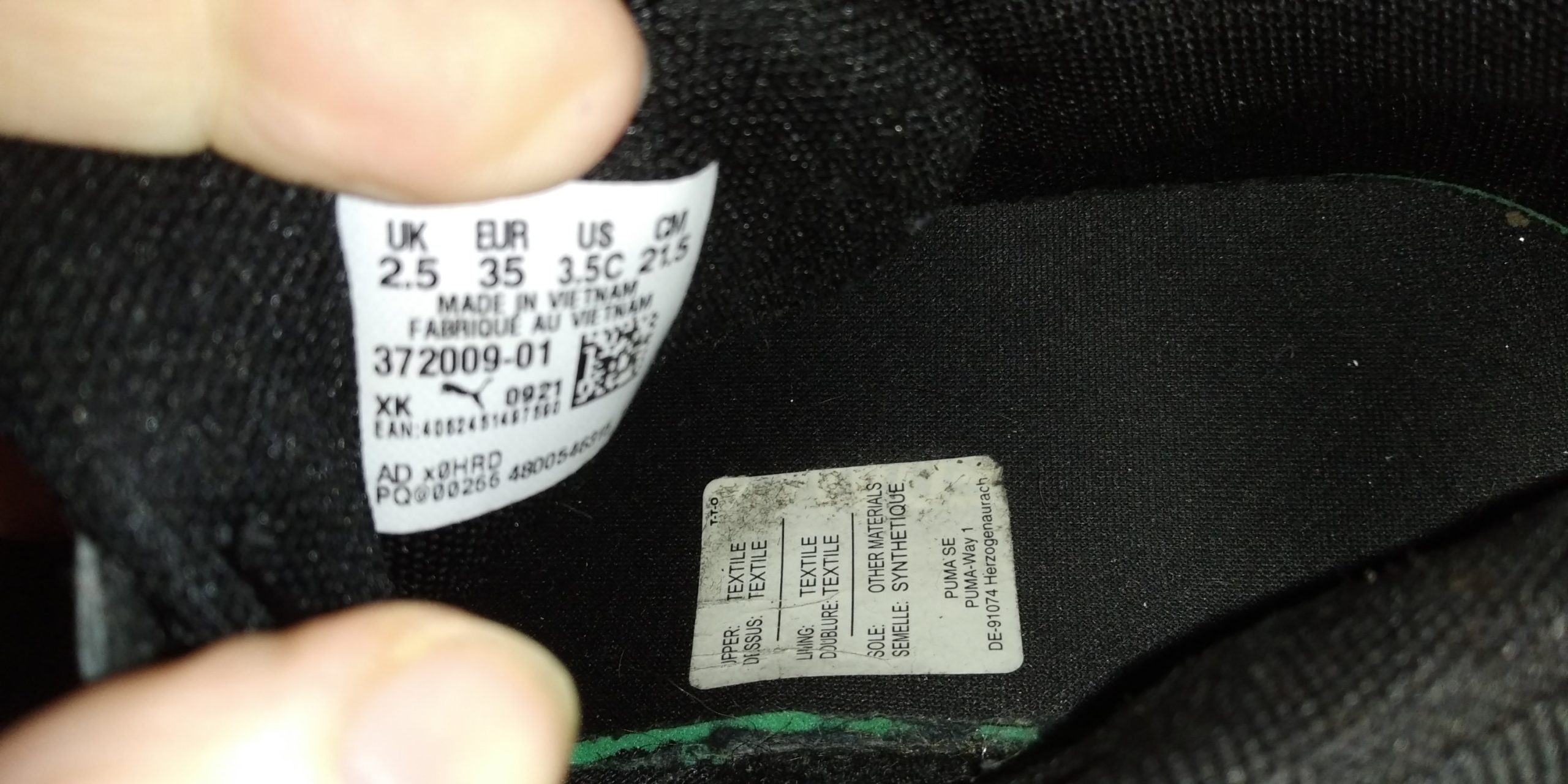 Puma Black and White Trainer Right Shoe ONLY - UK Size 2.5 - Image 5
