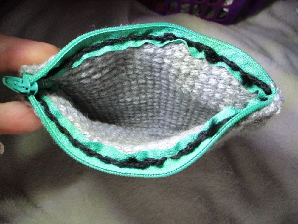 Grey Tunisian Crochet Yarn Zipped Pouch/Purse with Green Zip - Image 4