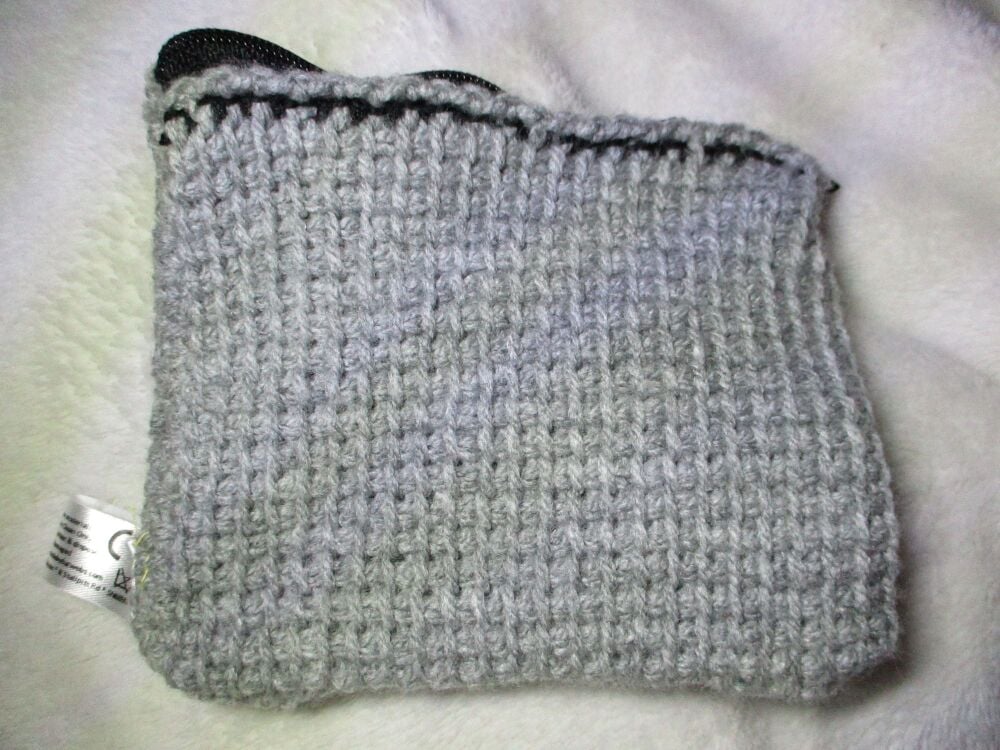 Grey Tunisian Crochet Yarn Zipped Pouch/Purse with Black Zip - Image 3