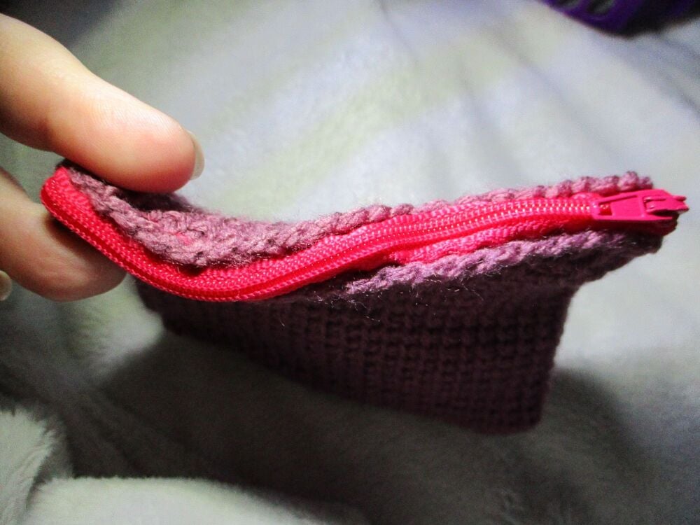 Pale Plum Tunisian Crochet Yarn Zipped Pouch/Purse with Strawberry Red Zip