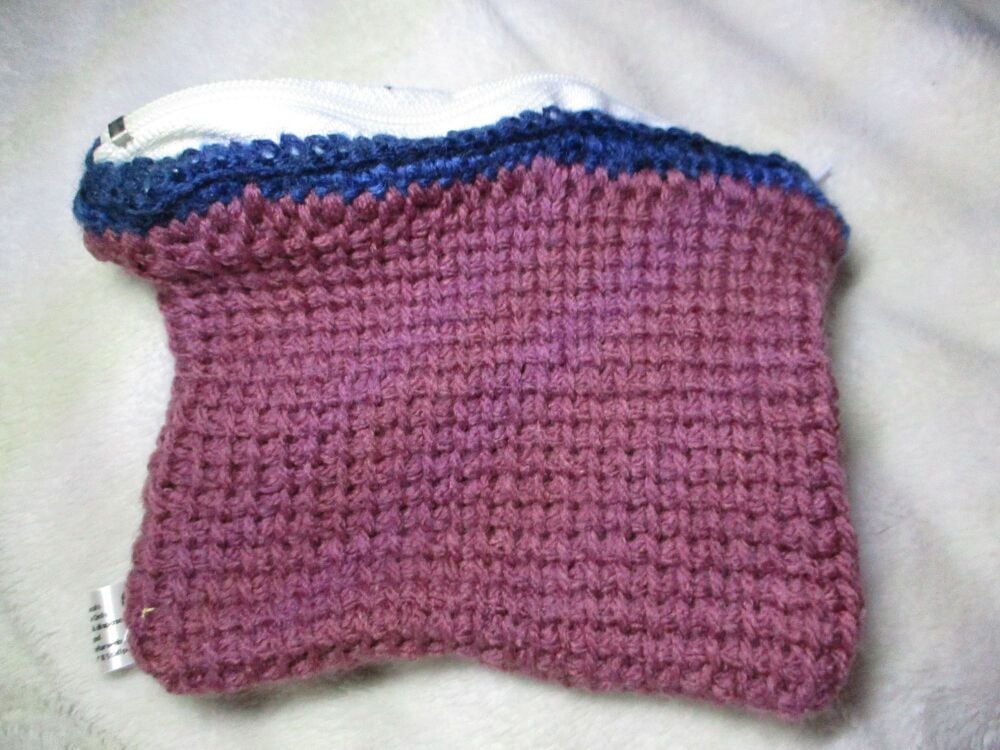 Pale Plum and Blue Trim Tunisian Crochet Yarn Zipped Pouch/Purse with White Zip - Image 3